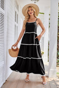 Vestito femminile Valstrend con strati di pizzo, elegante e femminile, con dettagli ricamati e design leggero.