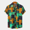 Camicia da uomo a maniche corte con motivo floreale Valstrend, tessuto leggero e stile estivo, visibile nella foto.
