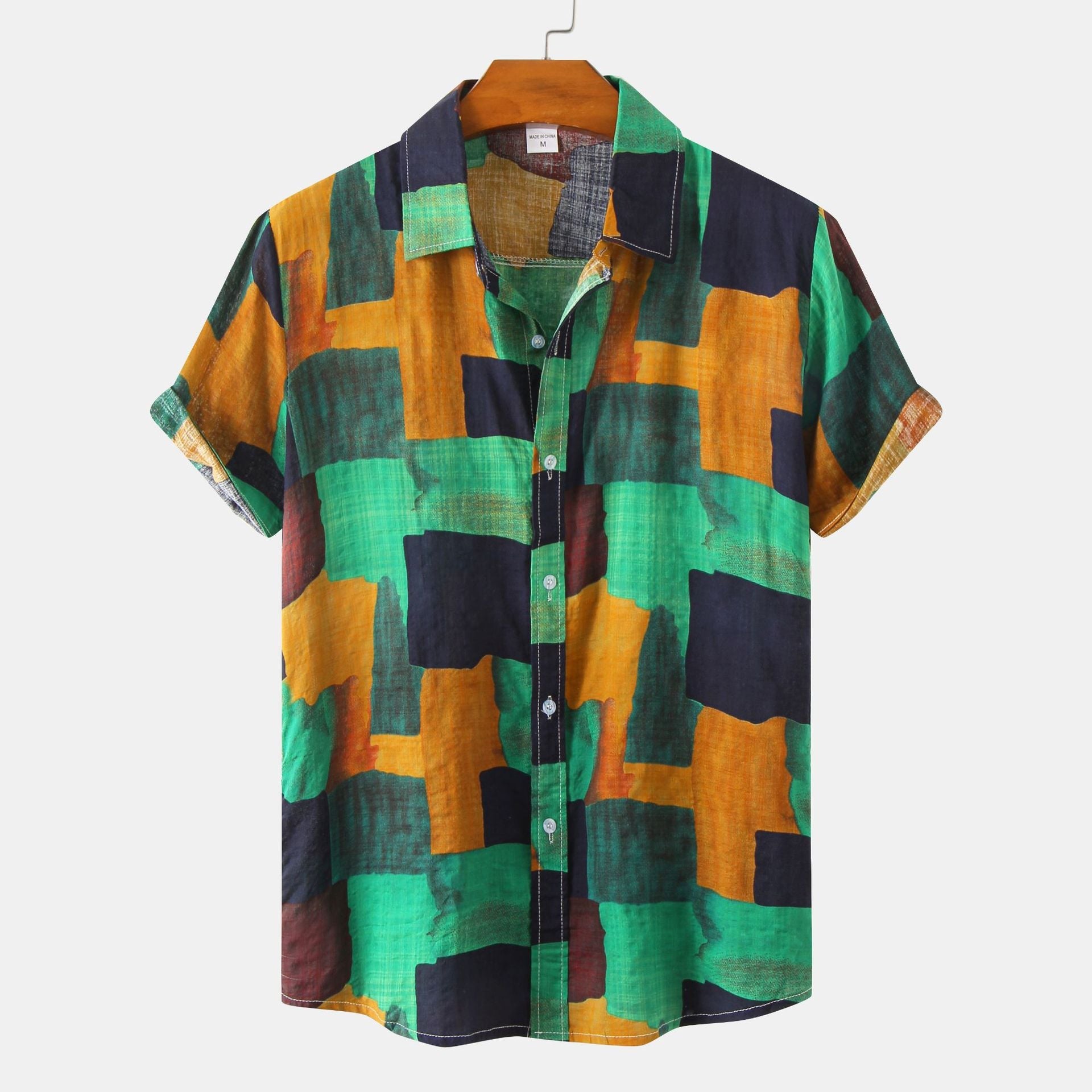 Camicia da uomo a maniche corte con motivo floreale Valstrend, tessuto leggero e stile estivo, visibile nella foto.