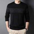 Maglione invernale a maniche lunghe Valstrend, stile dritto, morbido e caldo, indossato da un uomo in abbigliamento casual.