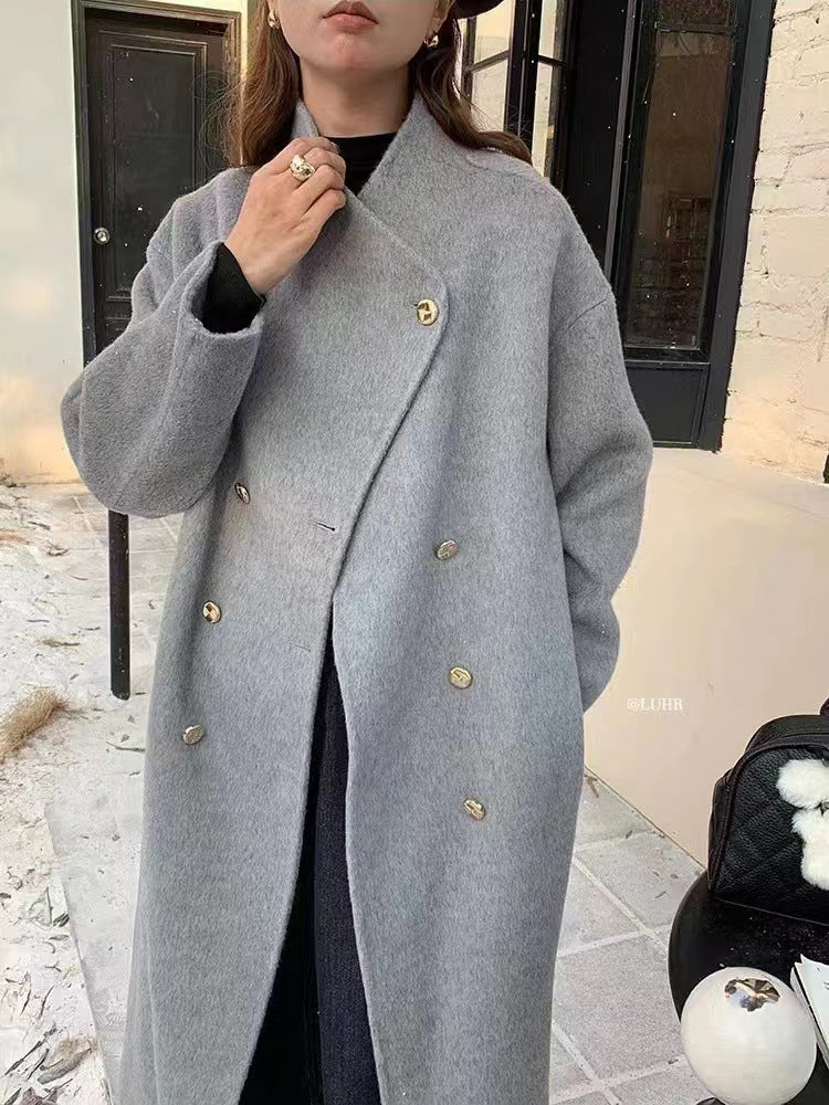 Cappotto lungo e ampio in cashmere femminile Valstrend, morbido e caldo, in tonalità neutre, da indossare in inverno