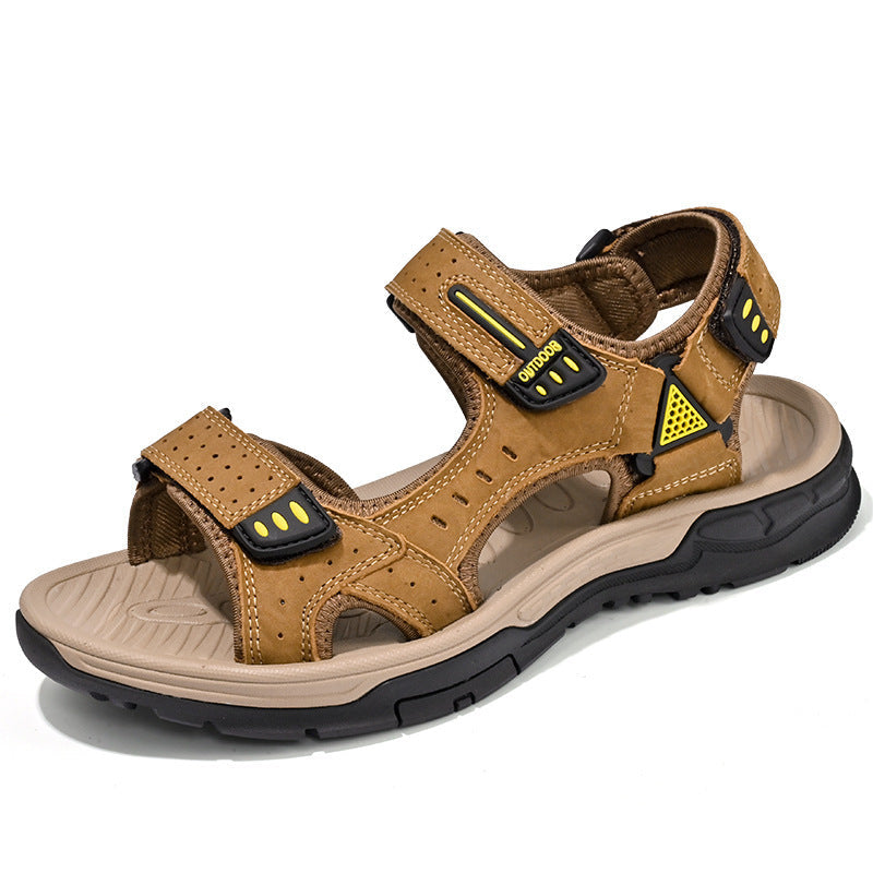 Scarpe da spiaggia leggere in pelle bovina di Valstrend shop, con suola leggera e design outdoor per il tempo libero.