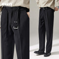 Pantaloni eleganti da uomo Valstrend con cintura staccabile, taglio ampio e ganciere, pantaloni da giacca con drappeggio.