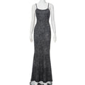 Vestito lungo senza maniche Valstrend, stampa lavata, vita alta, aderente, con spalline sottili e design elegante.