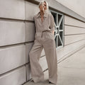 Completo donna Valstrend con camicia larga e pantaloni a palazzo a maniche lunghe, vestibilità comoda e stile rilassato.