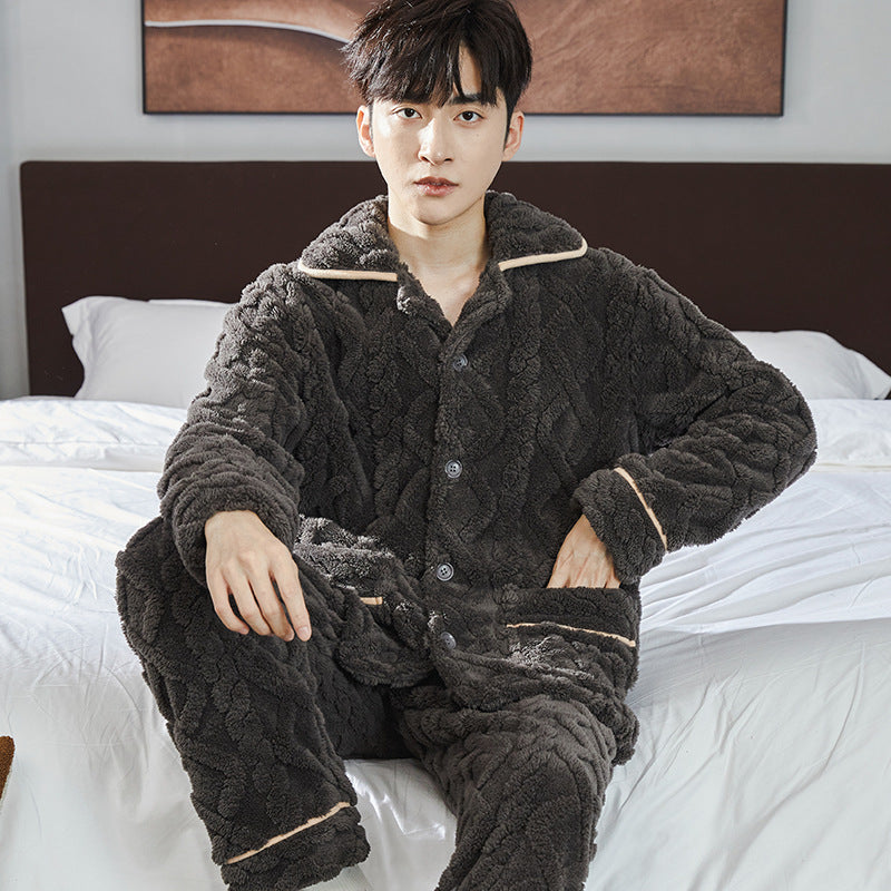 Pigiami da uomo Valstrend in ciniglia jacquard e flanella calda, morbido e comodo per il relax e il riposo.