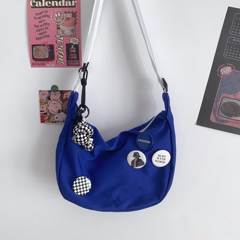 Borsa a tracolla da donna Valstrend in stile letterario retrò, con design elegante e dettagli vintage, perfetta per ogni occasione.