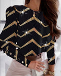Camicia da donna a maniche lunghe con stampa, collo rotondo e bottoni, marca Valstrend, vista frontale sulla modella