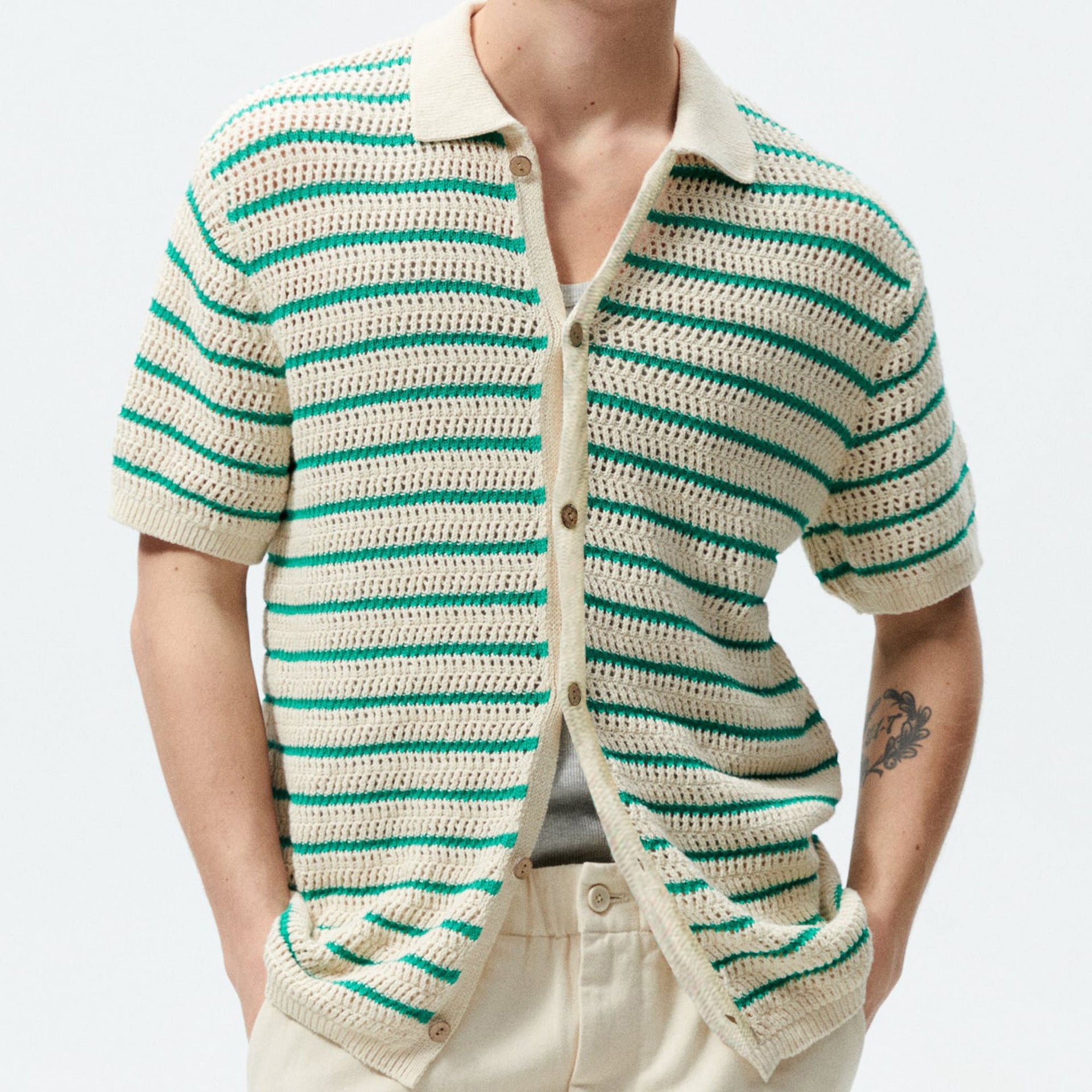 Maglione casual da uomo a righe in lana Valstrend, modello morbido e caldo, con collo rotondo e design classico.