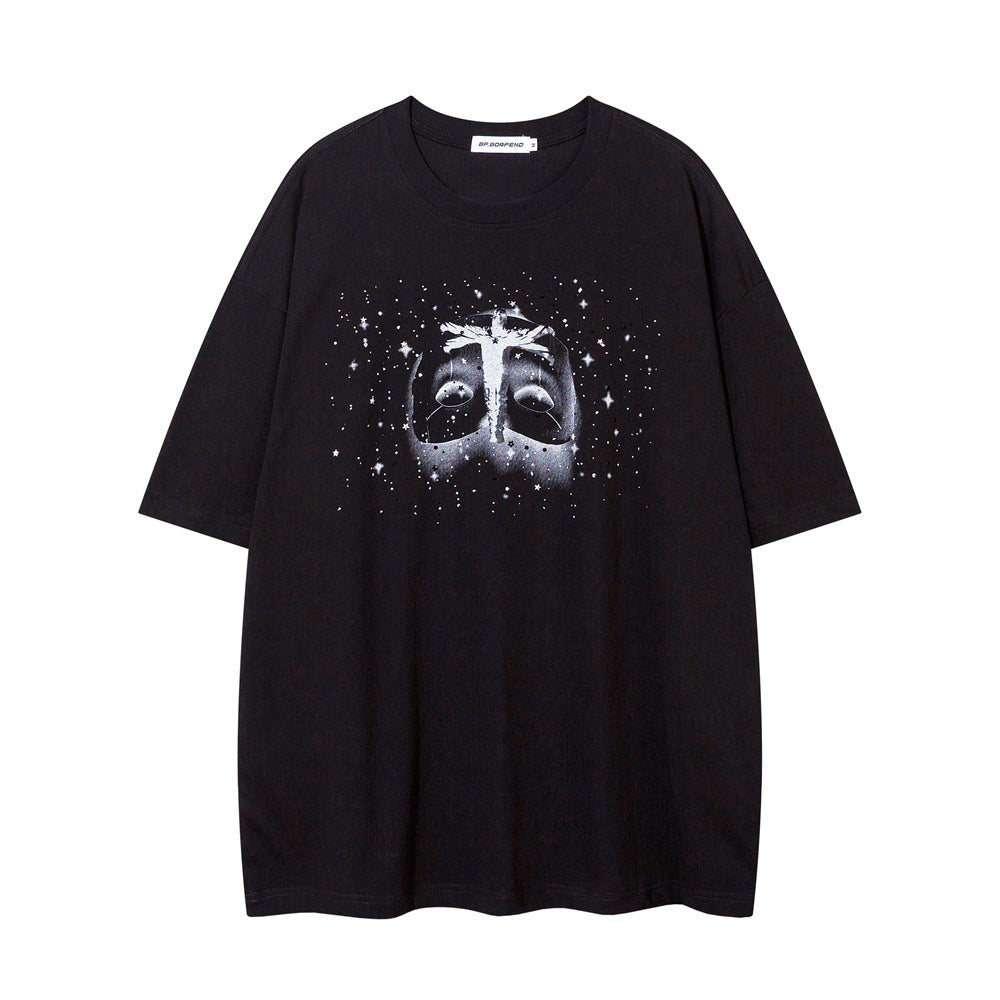 Maschera creativa Splash Ink spray paint Valstrend con maniche corte, disegni artistici e colori vivaci su tessuto.