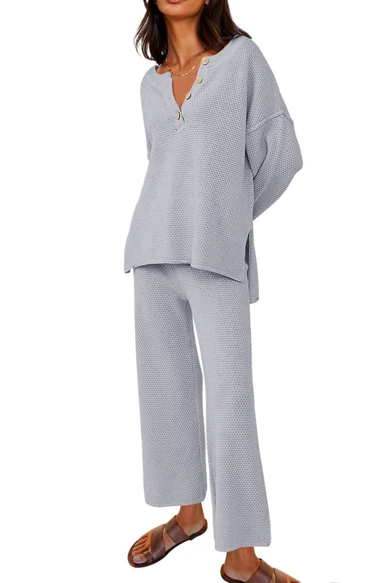 Completo donna Valstrend con top e pantaloni a tinta unita, vestibilità morbida e stile casual e comodo.