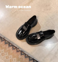 Scarpe da donna Valstrend slip-on in pelle con suola spessa, stile comodo e elegante, vista frontale del prodotto.