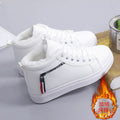 Scarpe skateboard flat in stile coreano per studenti, marca Valstrend, con design versatile e stile alla moda.