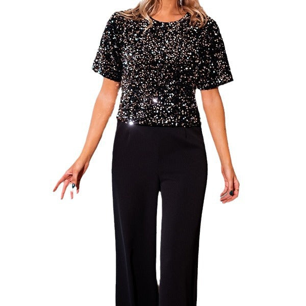 Completo jumpsuit femminile Valstrend con tasche ricamate, senza schiena e con spacco elegante, look alla moda e raffinato.