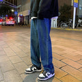 Jeans uomo Valstrend, pantaloni larghi e morbidi in denim, modello casual con taglio sciolto e lavaggio classico.