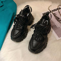 Scarpe sportive casual alla moda Valstrend con suola aumentata in altezza, stile trendy e design sportivo.
