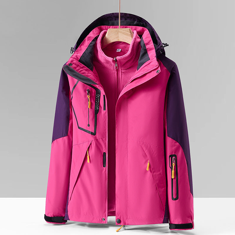 Cappotto da montagna tre-in-uno in pile spesso, abbigliamento outdoor resistente di Valstrend, con cappuccio e zip frontale.