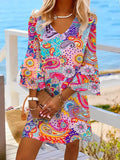 Vestito femminile Valstrend a maniche quattro quinti con scollo a V e volant, in diversi colori, vista frontale.