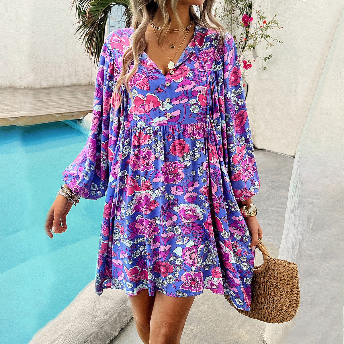 Vestito lungo casual con stampa floreale per le vacanze, maniche lunghe e stile elegante, marchio Valstrend.