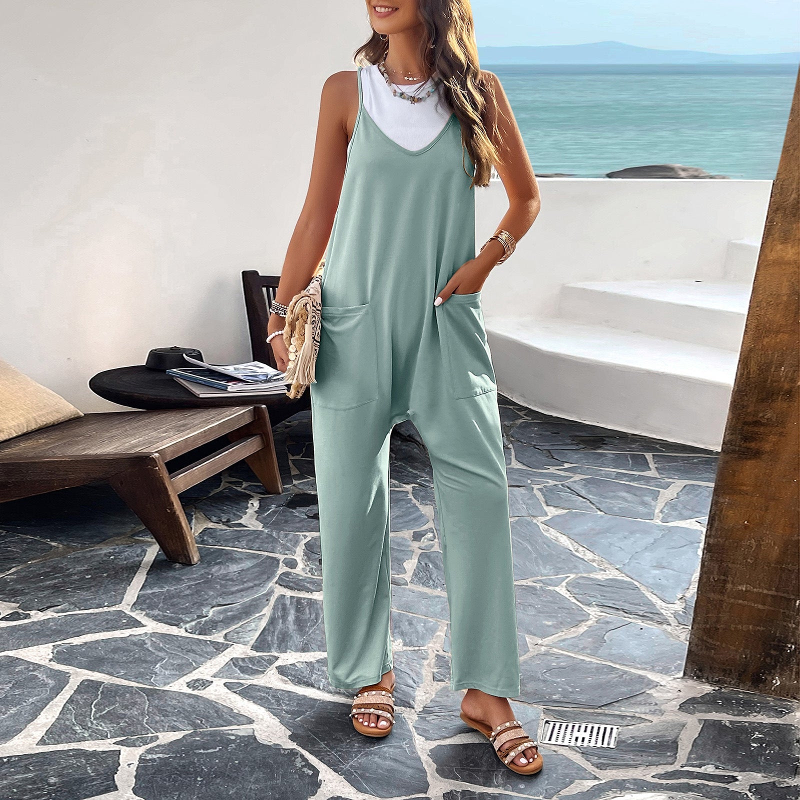 Body nero a tinta unita da donna, body aderente slim fit di Valstrend shop, tessuto morbido e comodo, dettaglio senza maniche.
