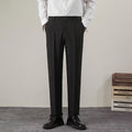 Pantaloni eleganti da uomo Valstrend, stile casual e dritto, in tessuto di qualità, adatti a look informali e professionali.
