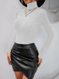 Maglione con collo a rollino Valstrend shop, maglione a collo alto e maniche lunghe in tessuto morbido, vista frontale.