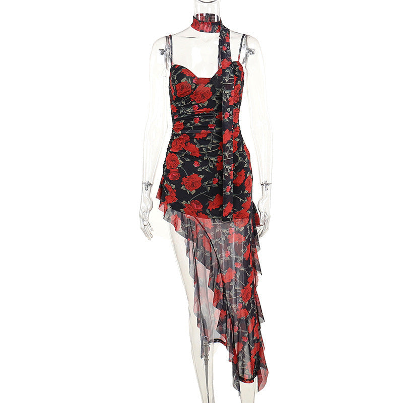 Vestito femminile slim fit con volant e fiori, abito con spacchi di marca Valstrend Shop, ideale per look eleganti e femminili.