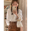Camicia donna Valstrend stile francese, maniche lunghe con lavorazione a pizzo traforato e scollo a V elegante.