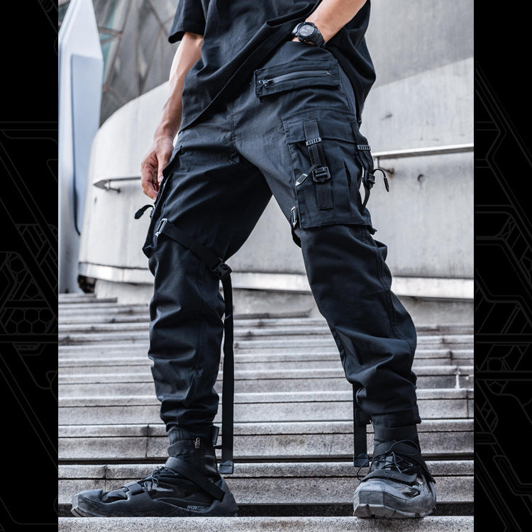 Pantaloni da uomo Valstrend con tasche funzionali per lavoro, tessuto resistente e stile pratico.