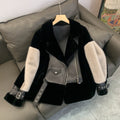 Cappotto femminile Valstrend con pelliccia ecologica stile locomotiva, caldo e elegante, visibile nella foto frontale.