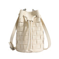 Borsa a tracolla da donna Valstrend, in vimini intrecciato a secchiello, stile casual e chic con dettagli eleganti.