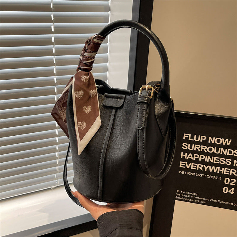 Portable Retro Fashion Shoulder Messenger Bag