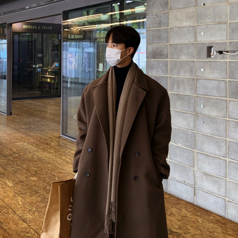 Cappotto doppiopetto in lana spessa per uomo, lungo e caldo, marca Valstrend, dettaglio tessuto e chiusura frontale