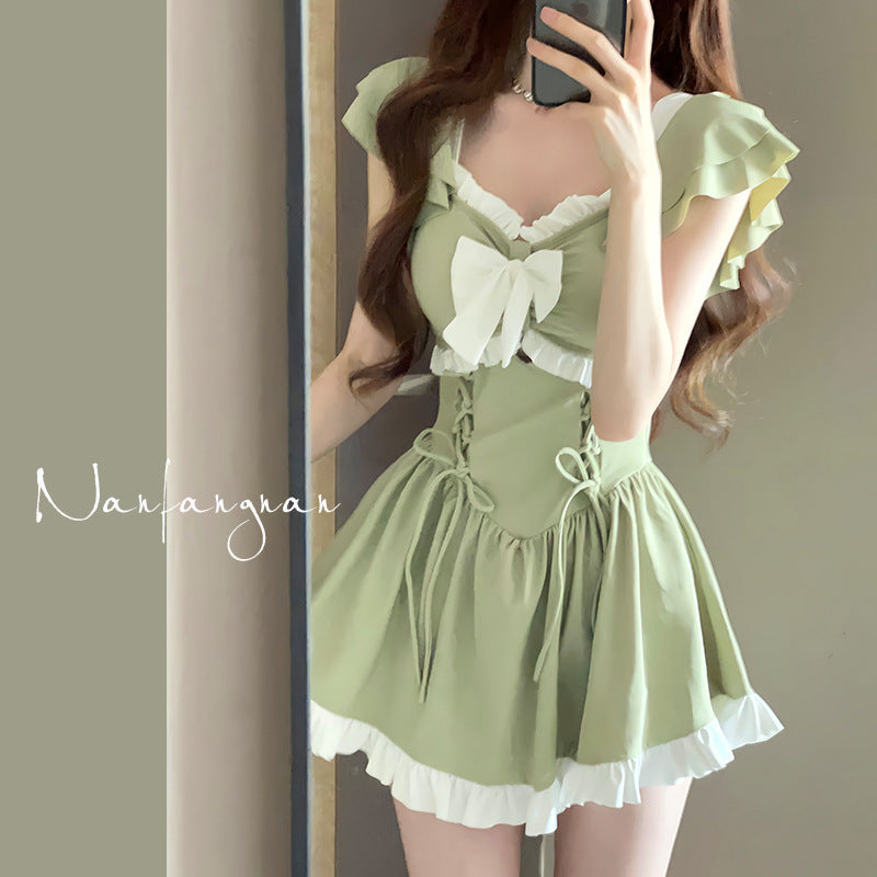 Costume da bagno intero estivo Valstrend, coprente con gonna a avocado dolce e stile conservatore, ideale per mare e piscina.