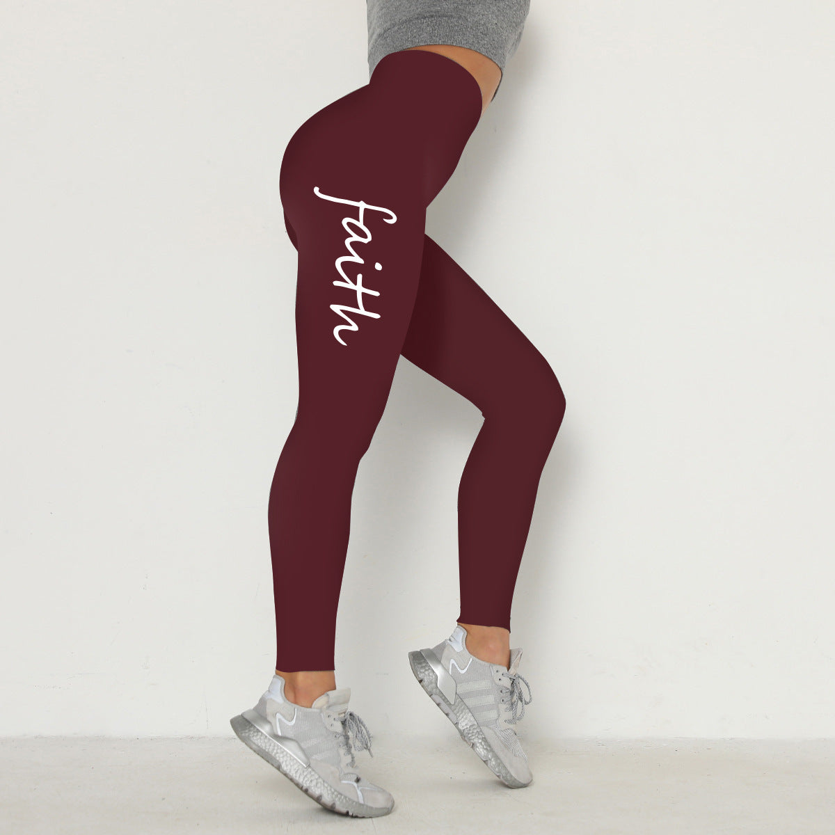 leggings Valstrend con stampa letterale in vita, sollevamento dei fianchi e tessuto elasticizzato per comfort e stile
