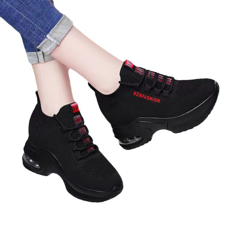 Insola con rialzo per donna Valstrend, in mesh traspirante e ammortizzante per scarpe sportive e casual.