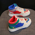 Scarpe alte da donna Valstrend bianche con suola spessa, stile casual sportivo e skate, visibili in primo piano