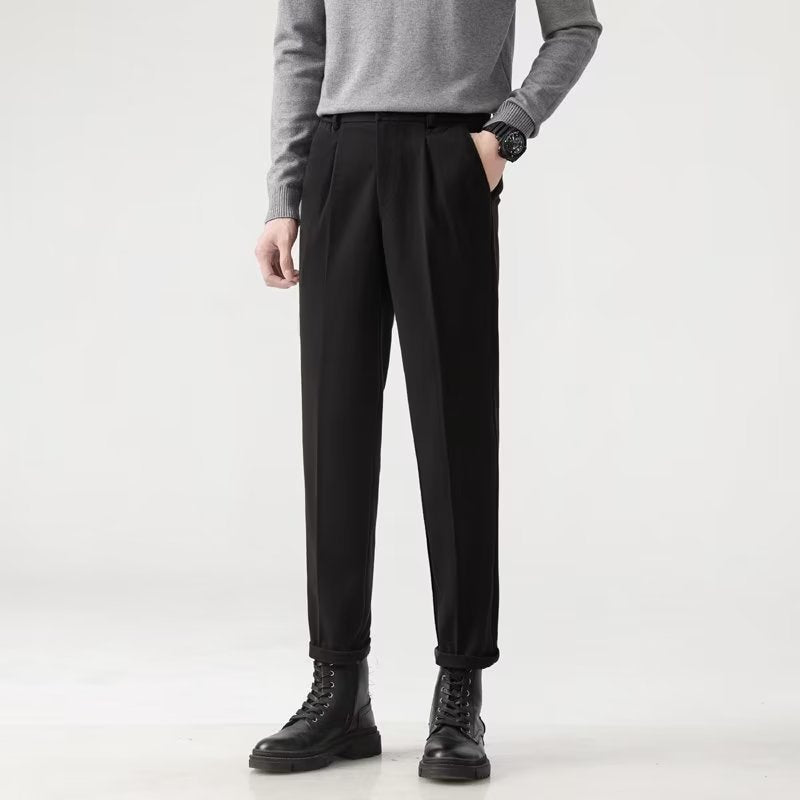 Pantaloni uomo Valstrend smoke tube cropped antirughe, stile moderno e comodo, vista frontale con dettaglio del tessuto.