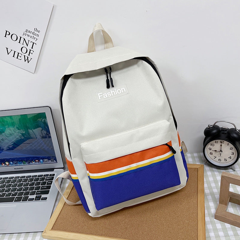 Zaino femminile grande capacità Valstrend, stile giapponese e coreano, con tasche multiple e design elegante, vista frontale.