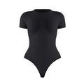 Short rompers sportivi skinny da donna Valstrend, maniche corte, design aderente e comodo, perfetti per attività sportive e casual.