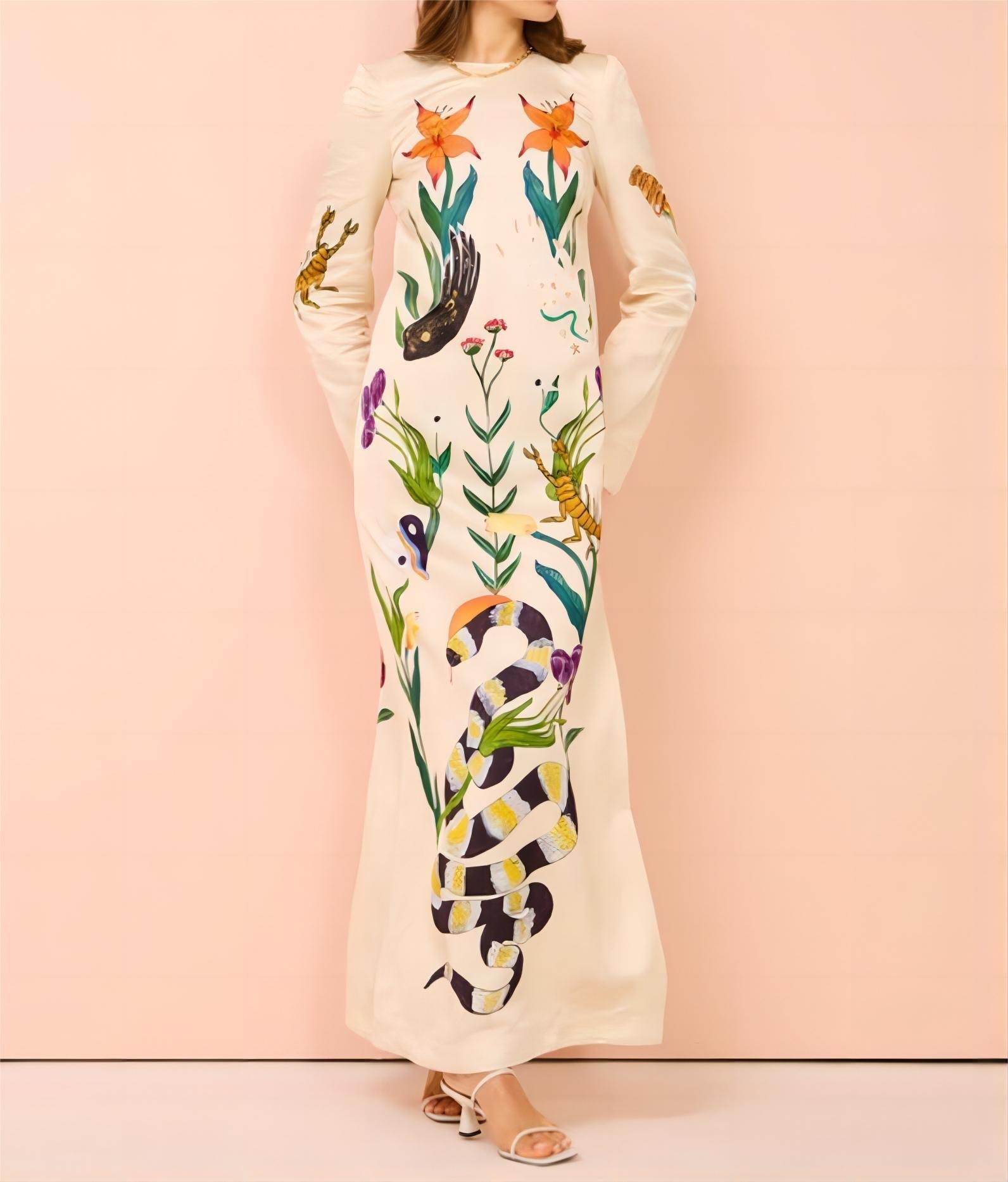 Vestito lungo donna Valstrend con maniche lunghe, stampa animalier e schiena scoperta, stile street casual.
