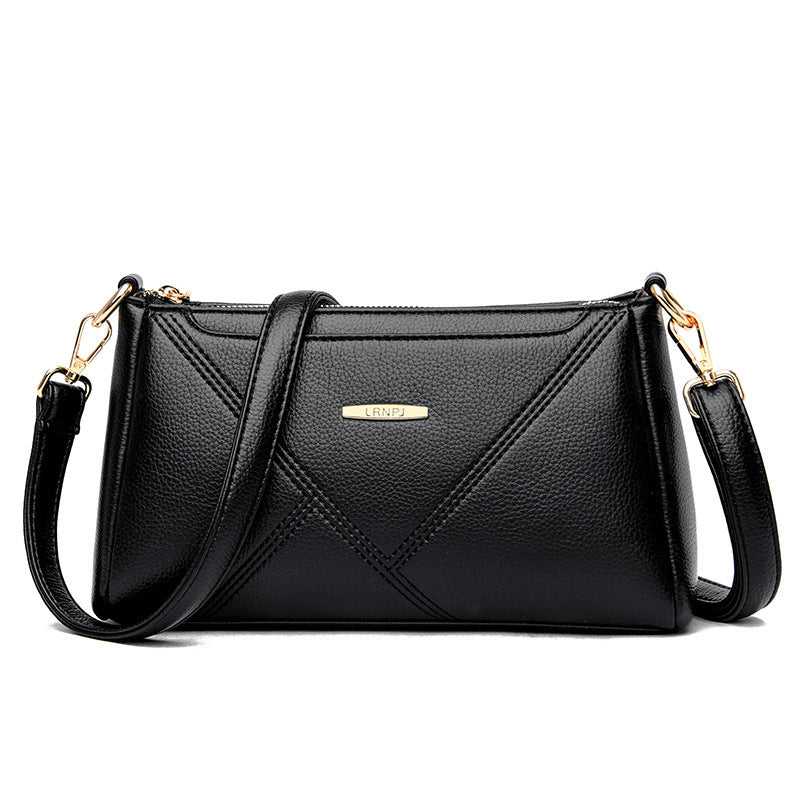 Borsa a tracolla in pelle morbida Texture Soft di Valstrend, elegante e fashion per donna con dettagli raffinati.