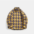 Giacca uomo casual a quadri in cotone spesso, con colletto e stile loose, marca Valstrend, vista frontale.