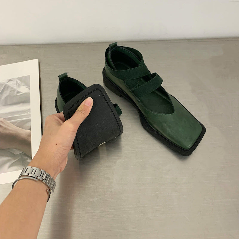 Scarpe donna Valstrend moda retrò con punta quadrata, stile elegante e di tendenza, visibili in primo piano.