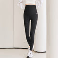 Leggings casual da donna Valstrend shop, moda maternità, comodi e elasticizzati, ideali per gravidanza e relax quotidiano.