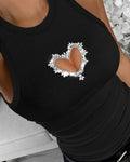 Top senza maniche donna Valstrend con cuore traforato, stile femminile e moderno, dettaglio centrale e tessuto leggero.