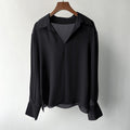 Camicia dritta in tessuto setoso Valstrend, morbida e confortevole, con design elegante e semplice, vista frontale.