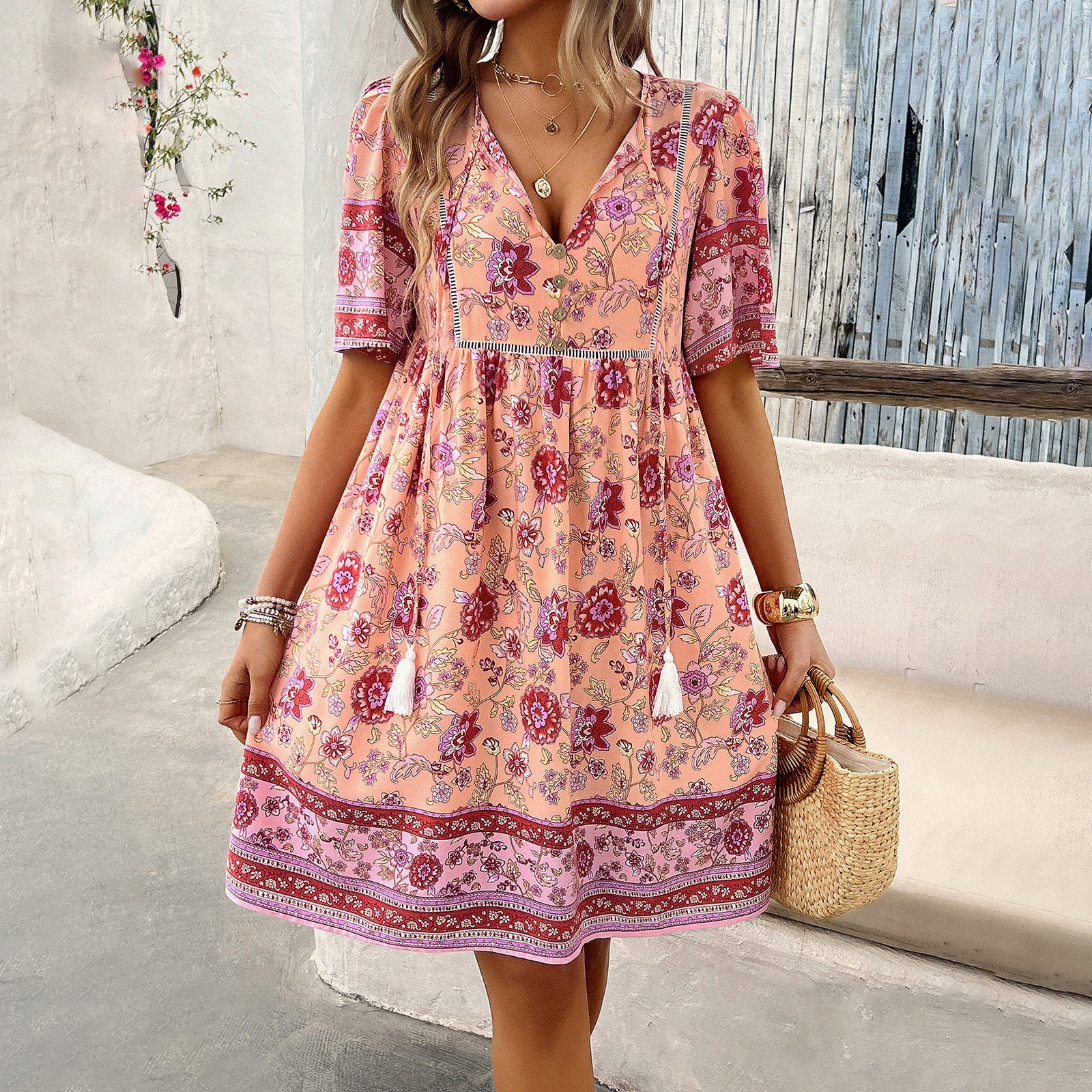 Vestito casual estivo floreale a maniche corte Valstrend, stampa a fiori, perfetto per le vacanze estive.
