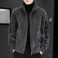 Giacca da uomo in cashmere autunno-inverno con colletto rialzato, lana vergine e dettagli in pelliccia, stile Valstrend.