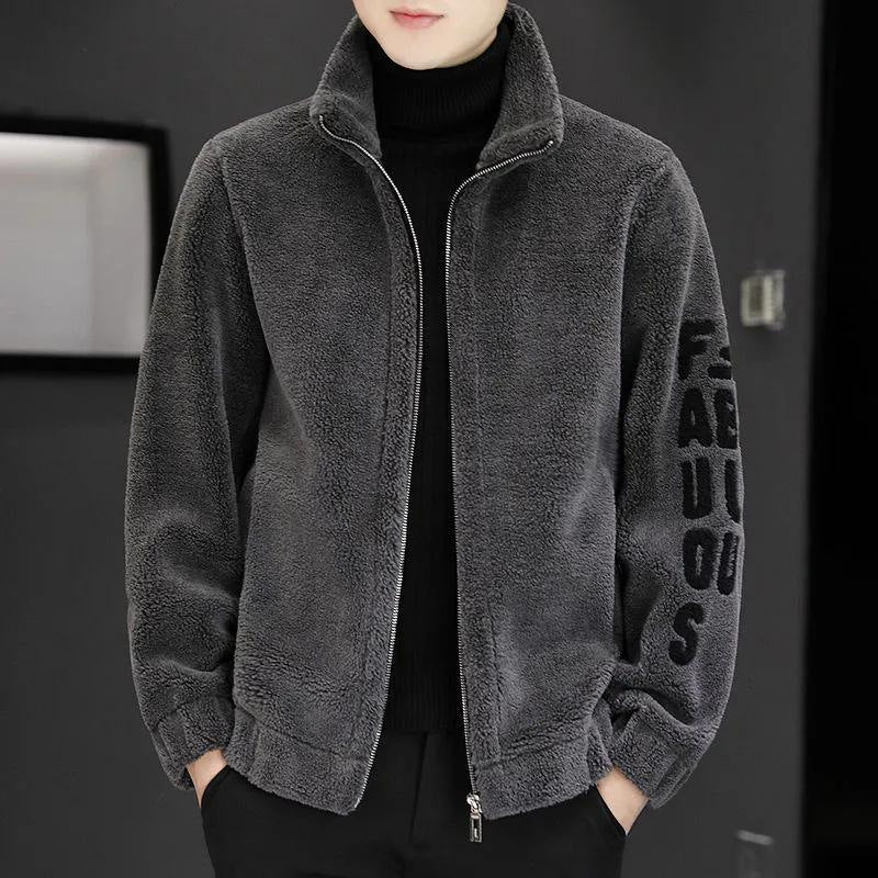 Giacca da uomo in cashmere autunno-inverno con colletto rialzato, lana vergine e dettagli in pelliccia, stile Valstrend.